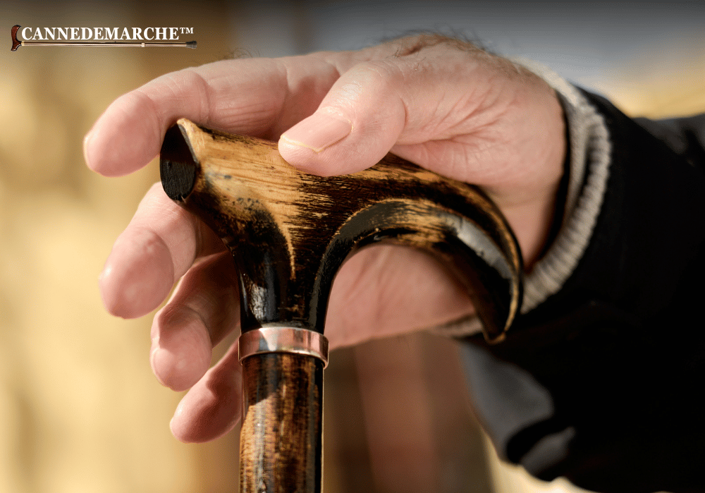 Peut-on Marcher avec une canne épée ? Image