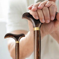 Canne en bois sculpté - Marron - canne de marche - détail du fût