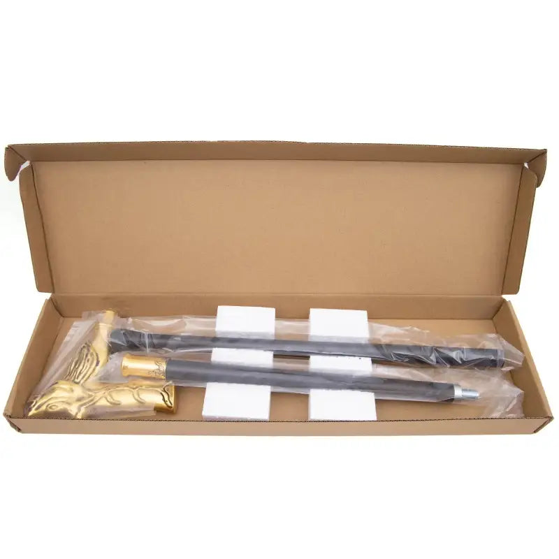 Canne épée Tête de cerf - 92cm - canne de marche - en situation