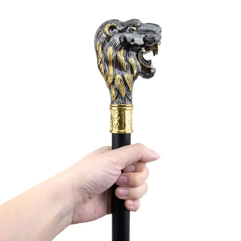 Canne épée Tête de Lion - 93cm - canne de marche - en situation