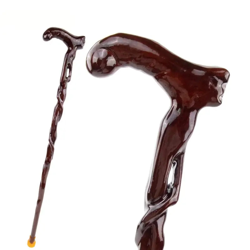 Canne sculpté en bois - Sculpté - canne de marche - gros plan de la poignée